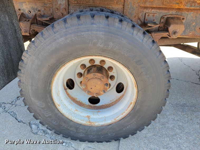 image for item JL9627 1999 Chevrolet C7H042  dump truck