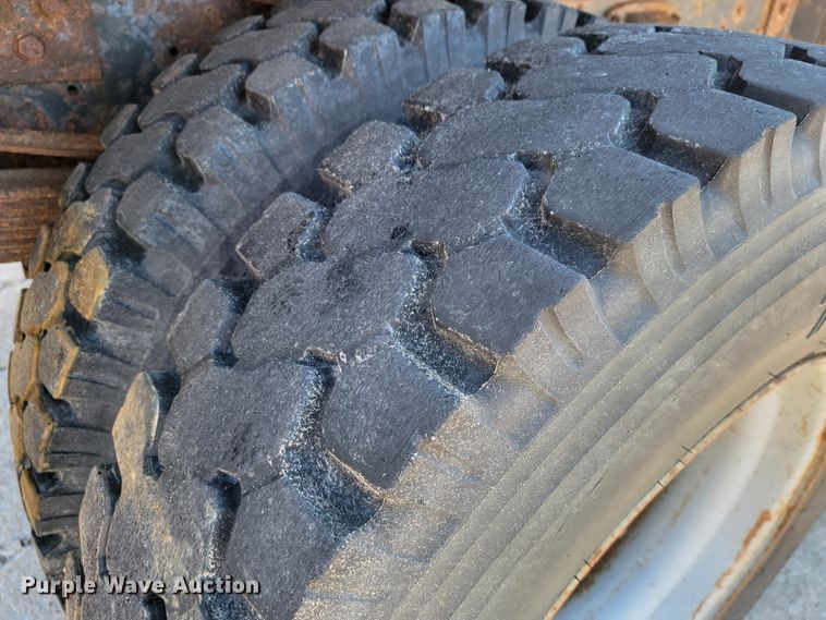 image for item JL9627 1999 Chevrolet C7H042  dump truck