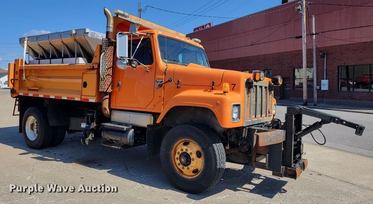 image for item JL9628 2000 International 2554  dump truck