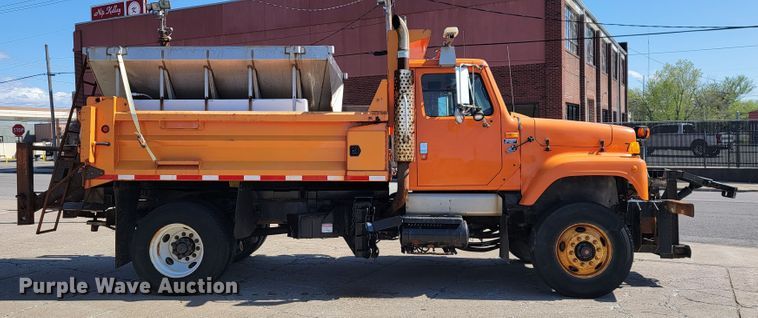 image for item JL9628 2000 International 2554  dump truck