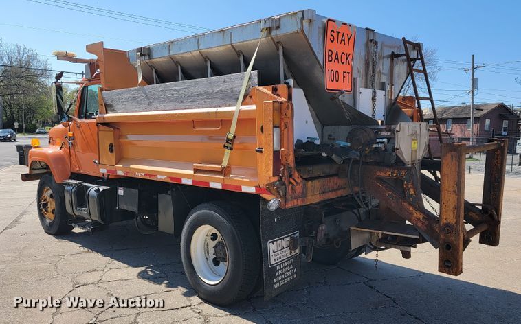 image for item JL9628 2000 International 2554  dump truck