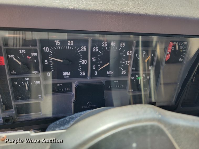 image for item JL9628 2000 International 2554  dump truck