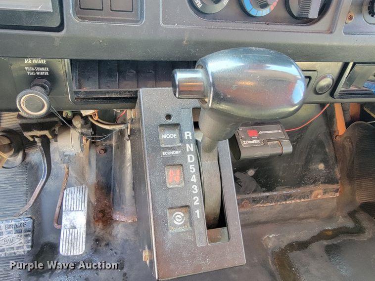 image for item JL9628 2000 International 2554  dump truck