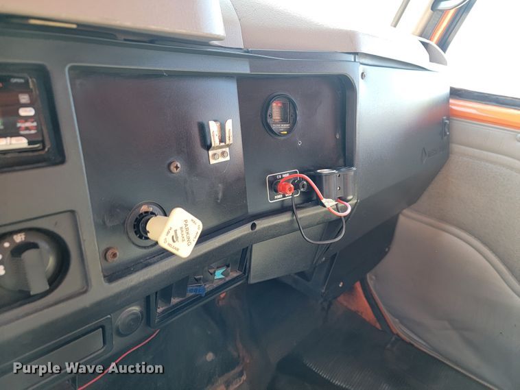 image for item JL9628 2000 International 2554  dump truck