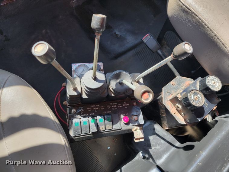 image for item JL9628 2000 International 2554  dump truck