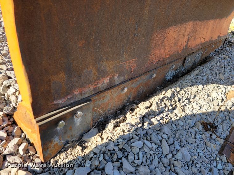 image for item JL9628 2000 International 2554  dump truck