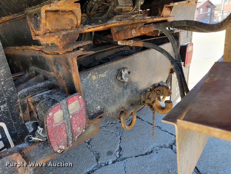 image for item JL9628 2000 International 2554  dump truck