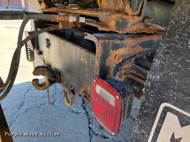 image for item JL9628 2000 International 2554  dump truck