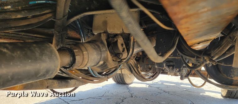 image for item JL9628 2000 International 2554  dump truck