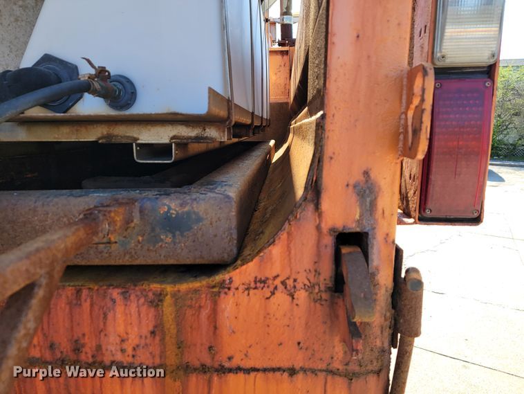 image for item JL9628 2000 International 2554  dump truck