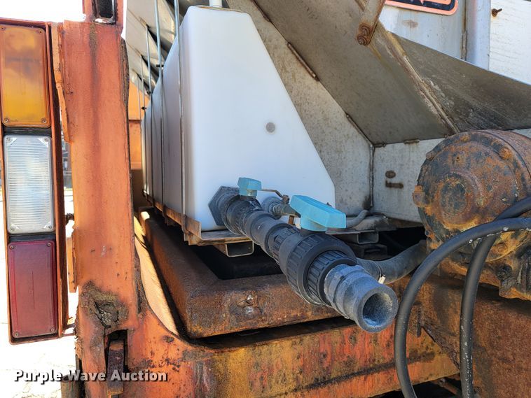 image for item JL9628 2000 International 2554  dump truck