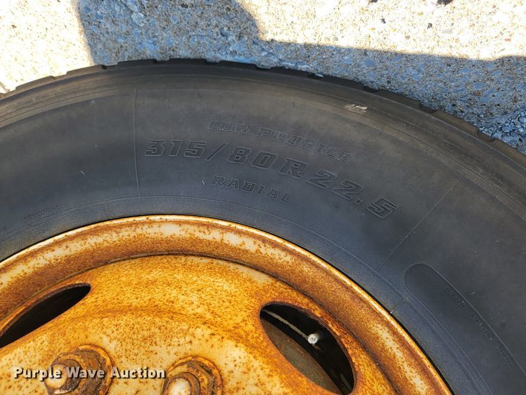 image for item JL9628 2000 International 2554  dump truck