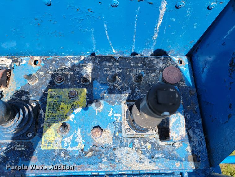 image for item JL9635 2000 Genie S60 boom lift