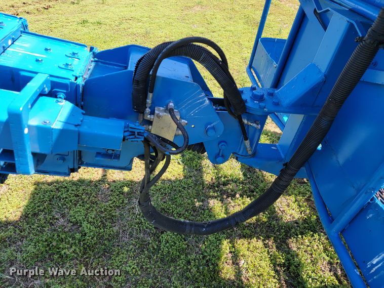 image for item JL9635 2000 Genie S60 boom lift