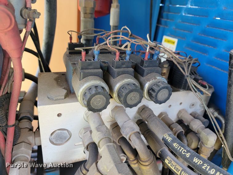 image for item JL9635 2000 Genie S60 boom lift