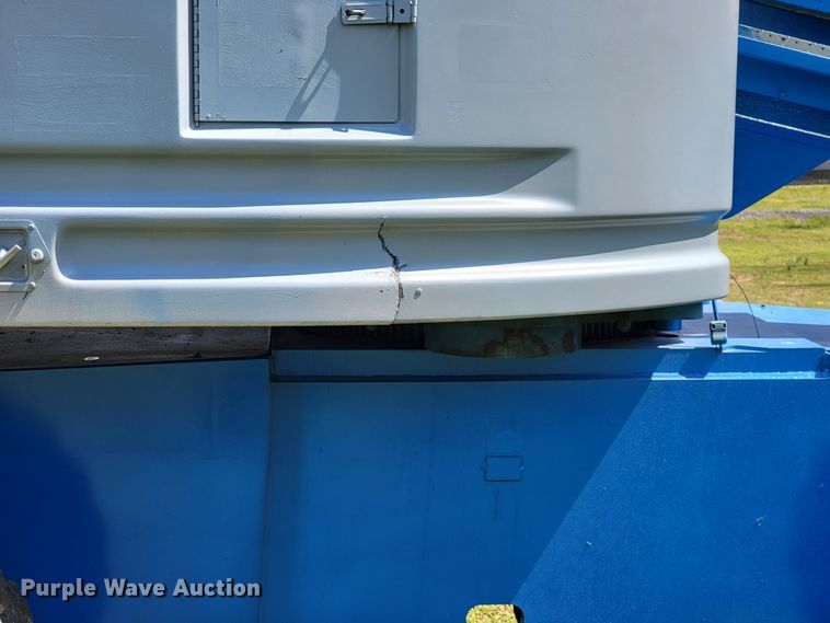 image for item JL9635 2000 Genie S60 boom lift