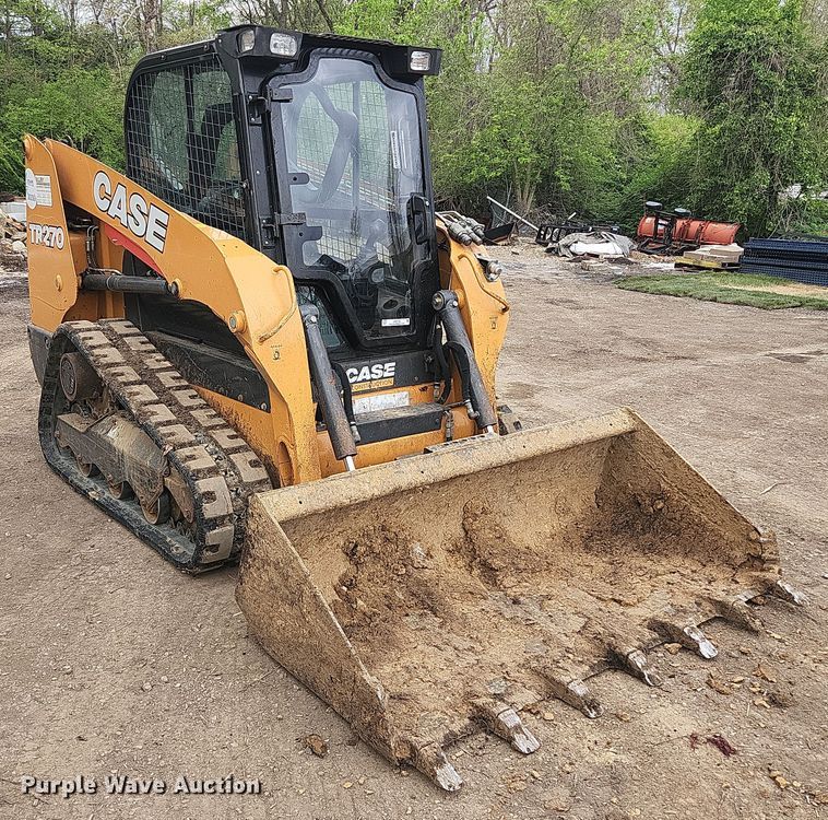 image for item JM9134 2018 Case TR270  tracked skid steer loader