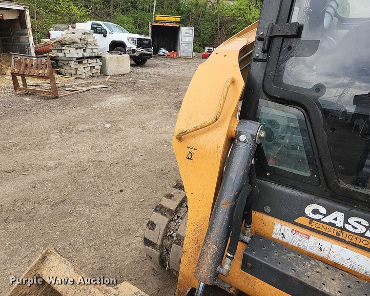 image for item JM9134 2018 Case TR270  tracked skid steer loader