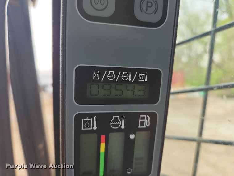 image for item JM9134 2018 Case TR270  tracked skid steer loader