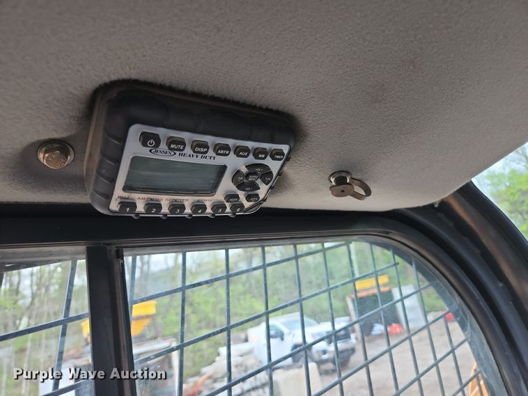 image for item JM9134 2018 Case TR270  tracked skid steer loader