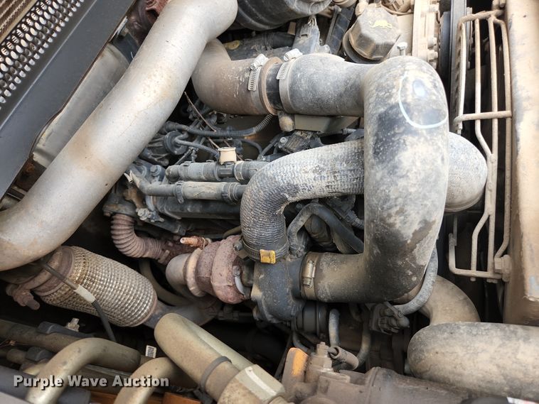 image for item JM9134 2018 Case TR270  tracked skid steer loader