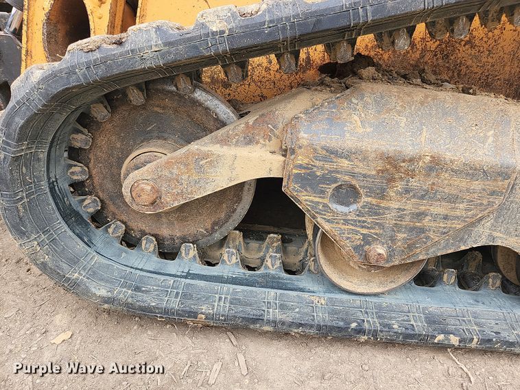 image for item JM9134 2018 Case TR270  tracked skid steer loader