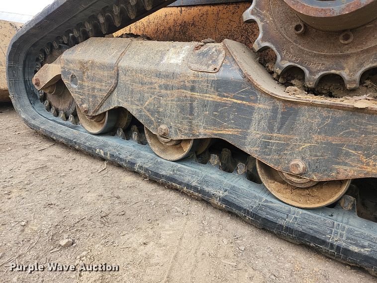 image for item JM9134 2018 Case TR270  tracked skid steer loader