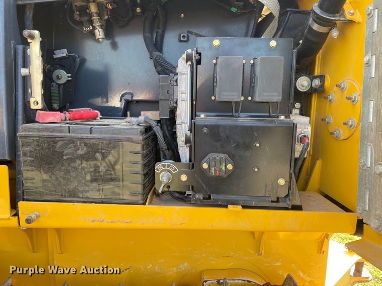 image for item JN9265 2013 John Deere 700K  pipelayer