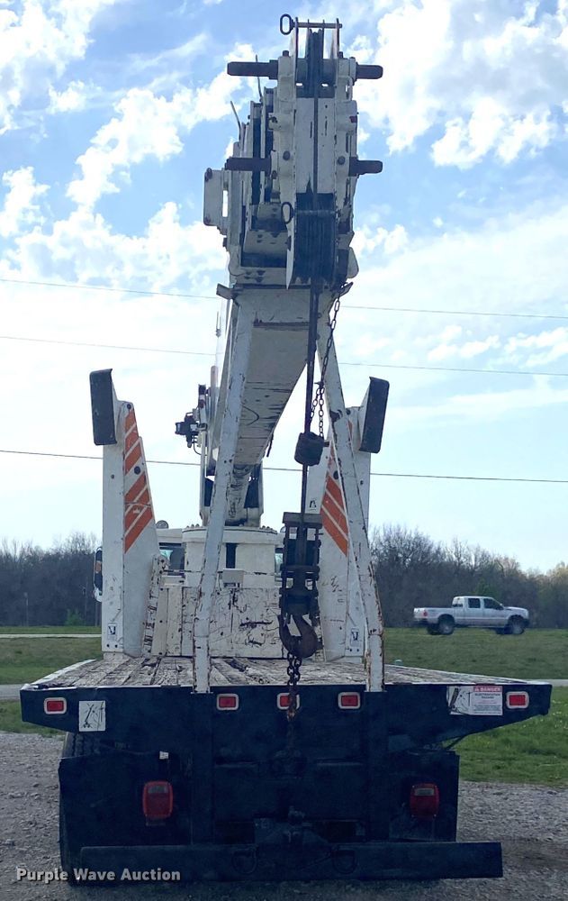 image for item JN9285 1998 Freightliner FL112  crane truck