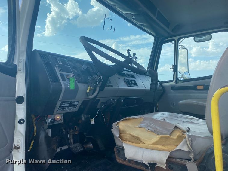 image for item JN9285 1998 Freightliner FL112  crane truck