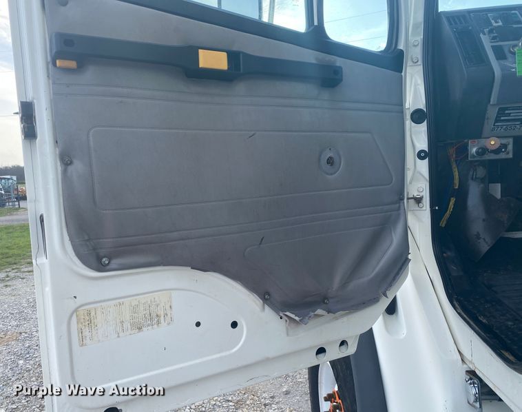 image for item JN9285 1998 Freightliner FL112  crane truck