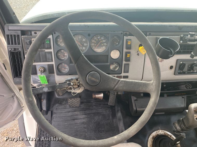 image for item JN9285 1998 Freightliner FL112  crane truck