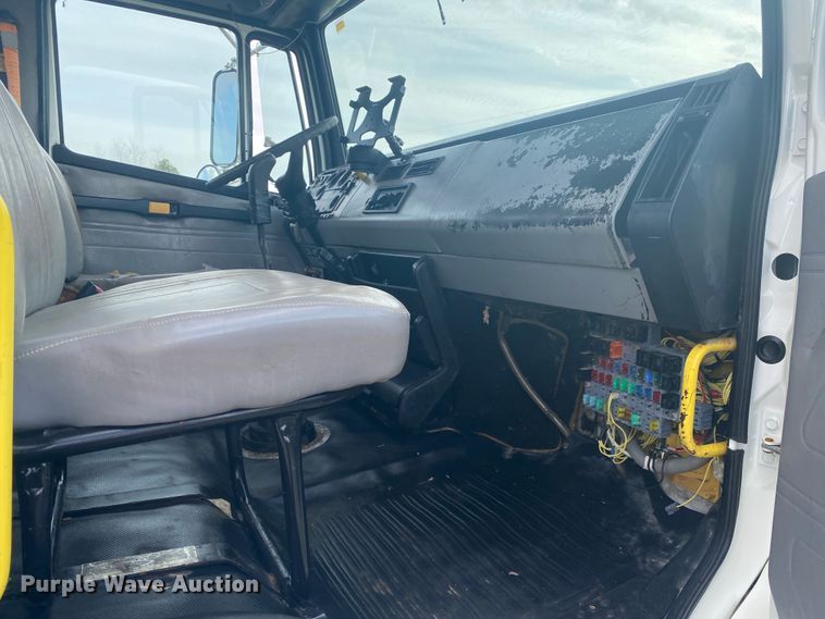 image for item JN9285 1998 Freightliner FL112  crane truck