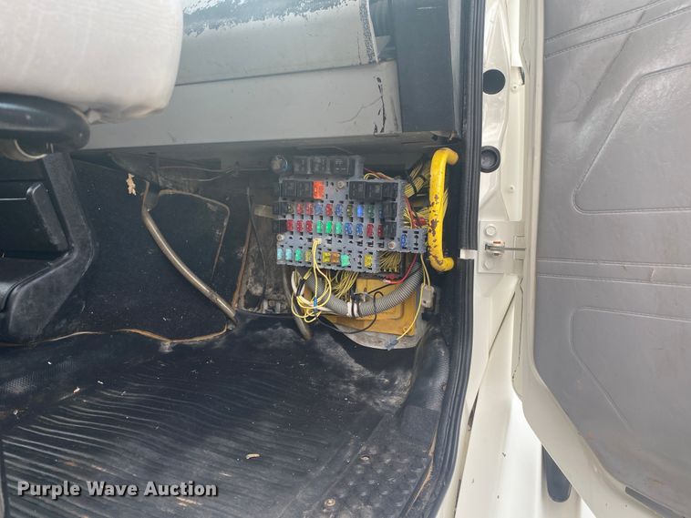 image for item JN9285 1998 Freightliner FL112  crane truck