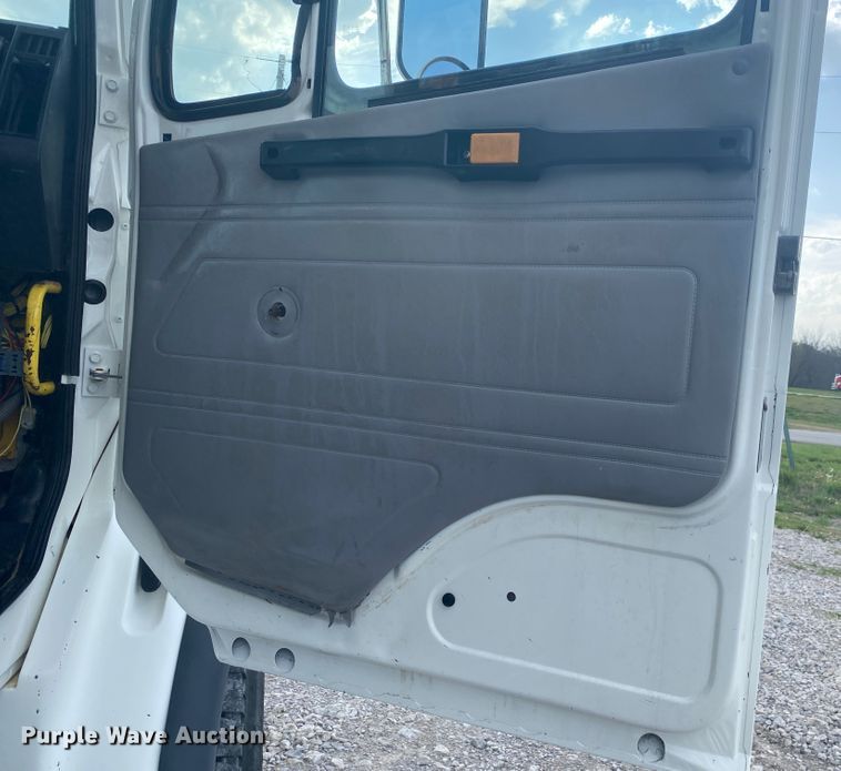 image for item JN9285 1998 Freightliner FL112  crane truck