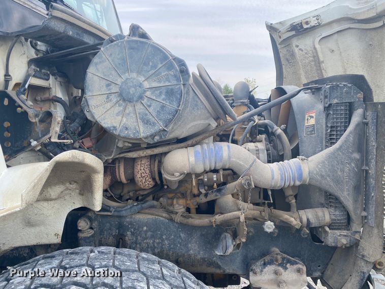 image for item JN9285 1998 Freightliner FL112  crane truck