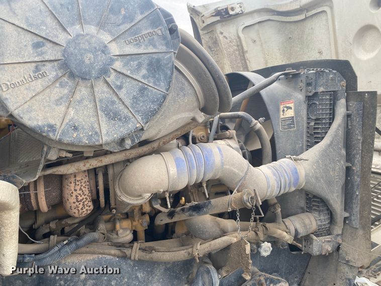 image for item JN9285 1998 Freightliner FL112  crane truck