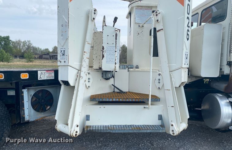 image for item JN9285 1998 Freightliner FL112  crane truck