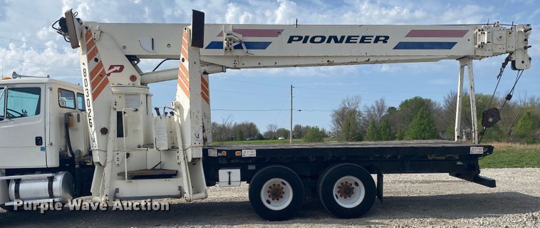 image for item JN9285 1998 Freightliner FL112  crane truck