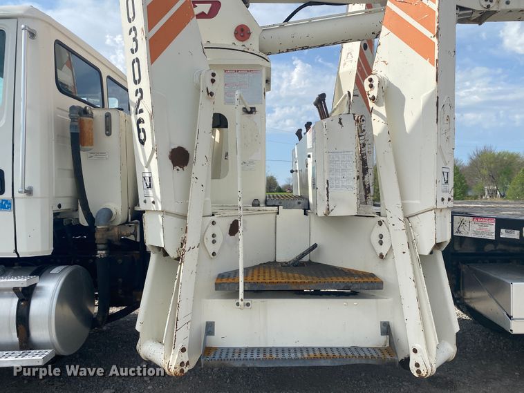 image for item JN9285 1998 Freightliner FL112  crane truck