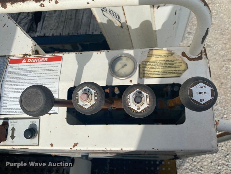 image for item JN9285 1998 Freightliner FL112  crane truck