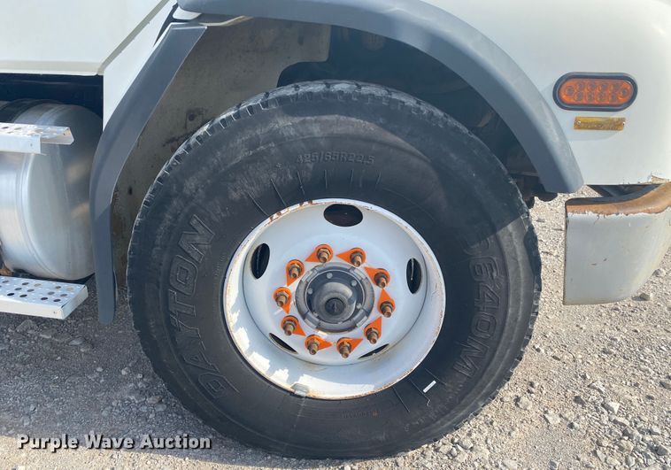 image for item JN9285 1998 Freightliner FL112  crane truck