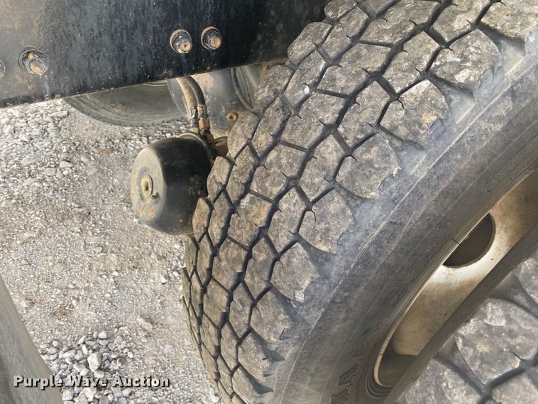 image for item JN9285 1998 Freightliner FL112  crane truck