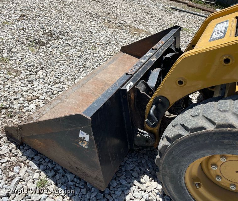 image for item JR9836 2014 Caterpillar 226B3  skid steer loader