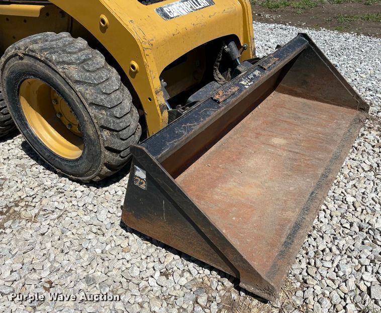 image for item JR9836 2014 Caterpillar 226B3  skid steer loader