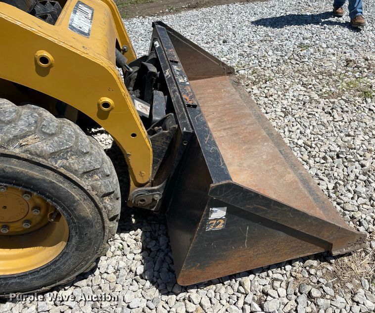 image for item JR9836 2014 Caterpillar 226B3  skid steer loader