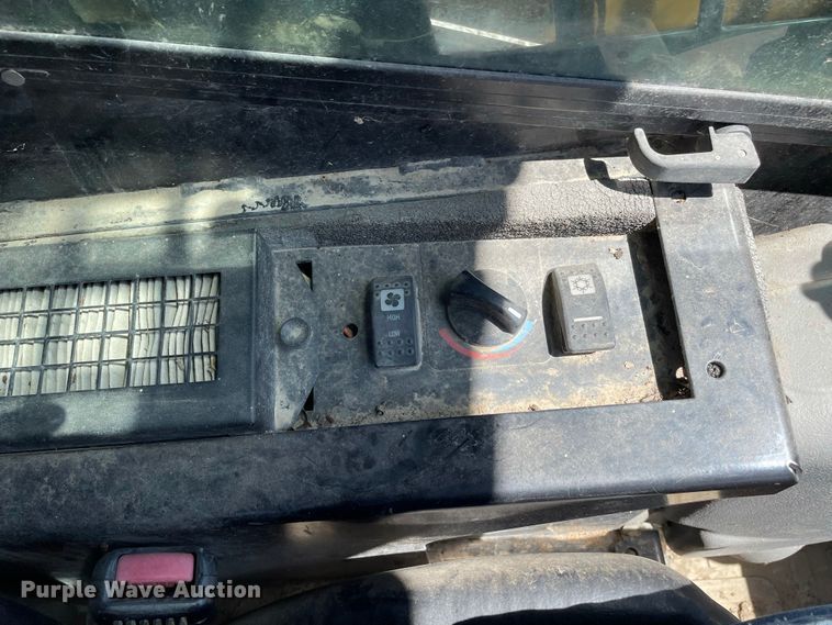 image for item JR9836 2014 Caterpillar 226B3  skid steer loader