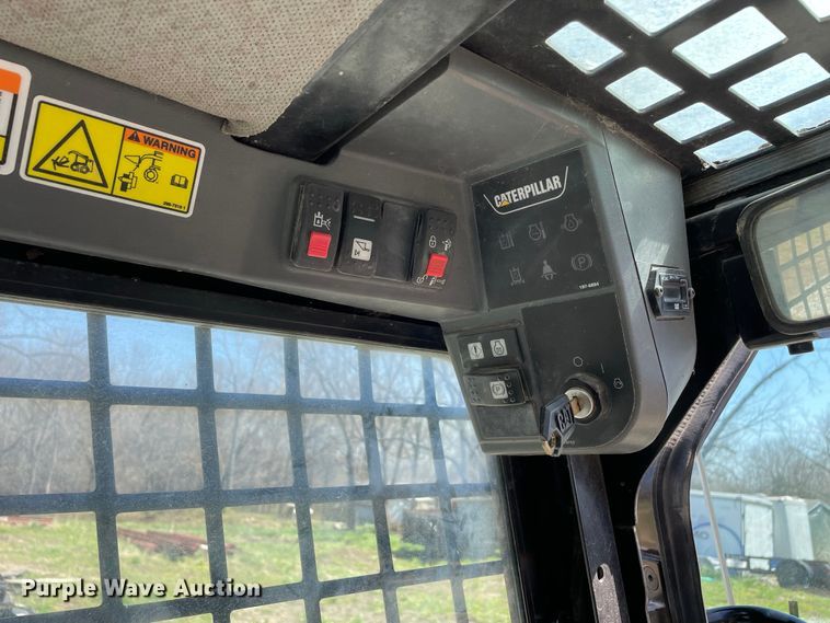 image for item JR9836 2014 Caterpillar 226B3  skid steer loader