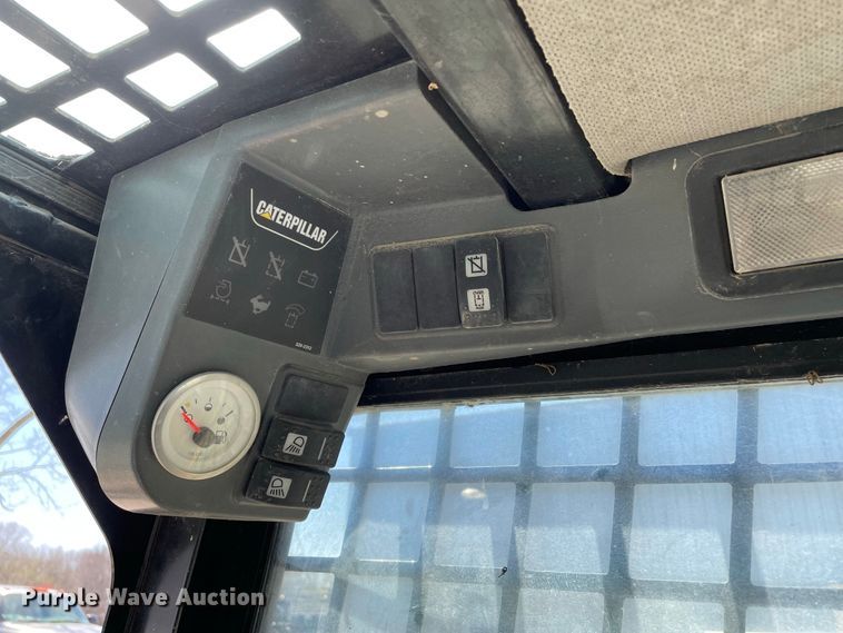 image for item JR9836 2014 Caterpillar 226B3  skid steer loader