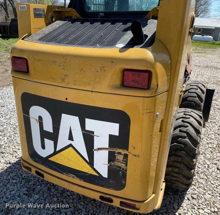 image for item JR9836 2014 Caterpillar 226B3  skid steer loader